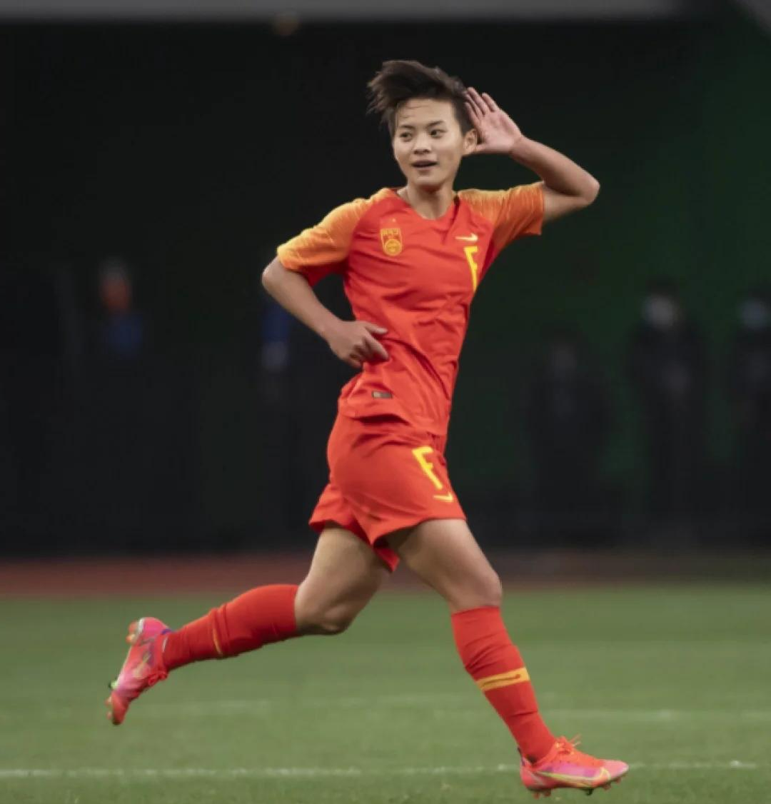 包含瑞典女足出色发挥，积极备战决赛阶段的词条