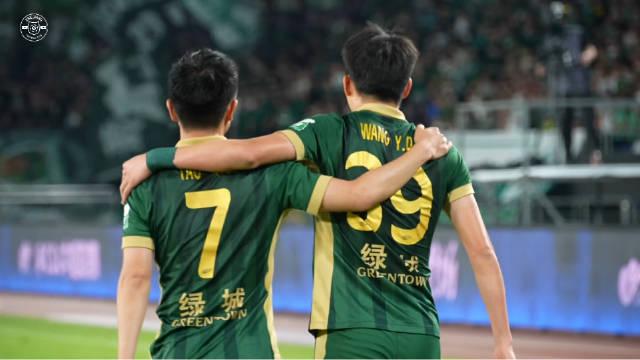 浙江绿城主场不敌对手，球迷心情低落