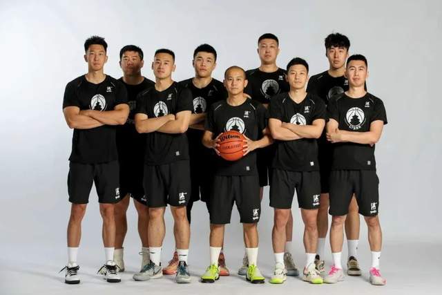 关于精彩纷呈！豪门球队争夺至高荣誉的信息