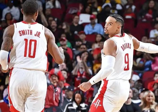 对手难以匹敌，球队一路高歌猛进