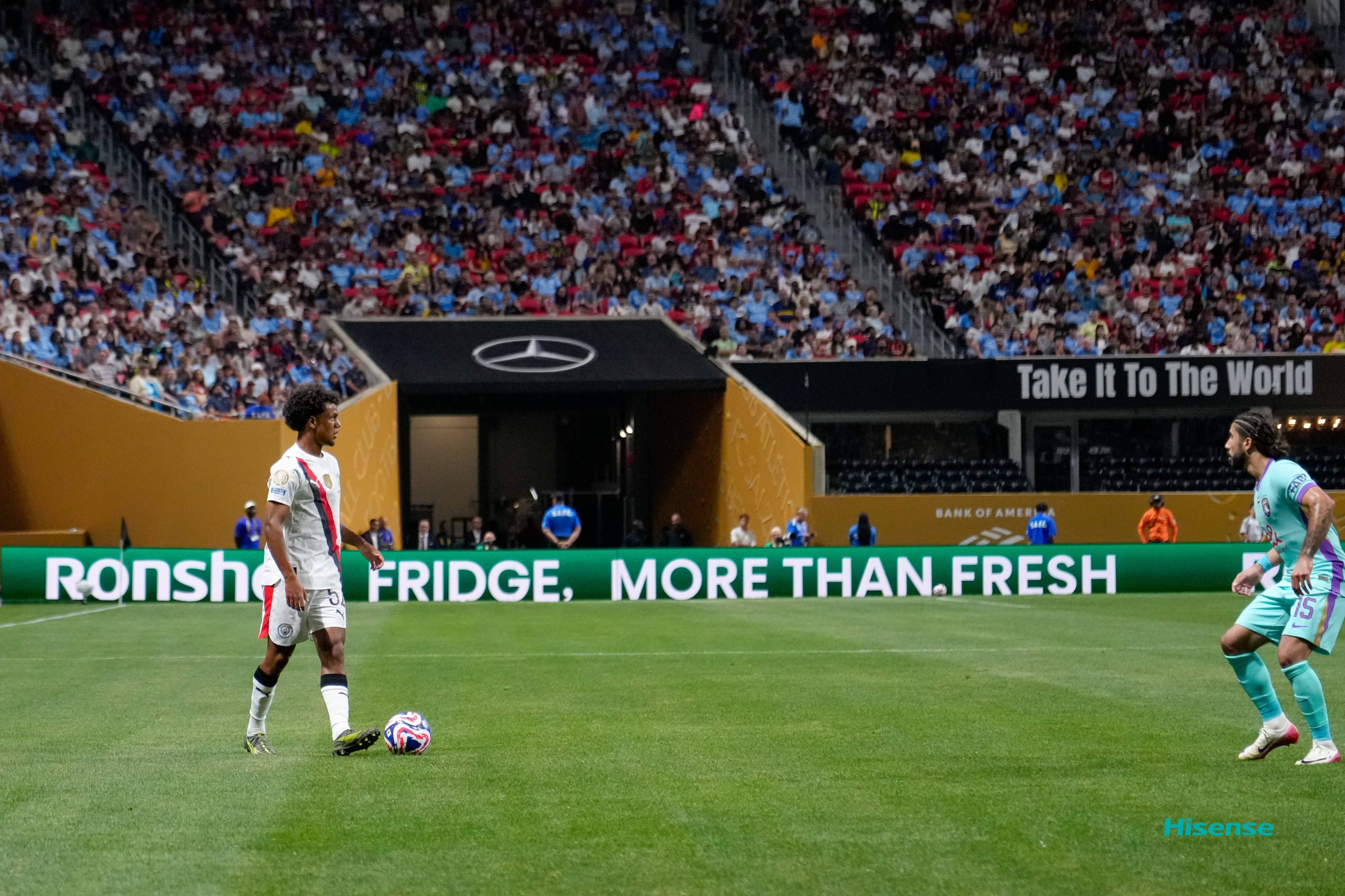 曼城客场大胜桑德兰，继续追赶领头羊