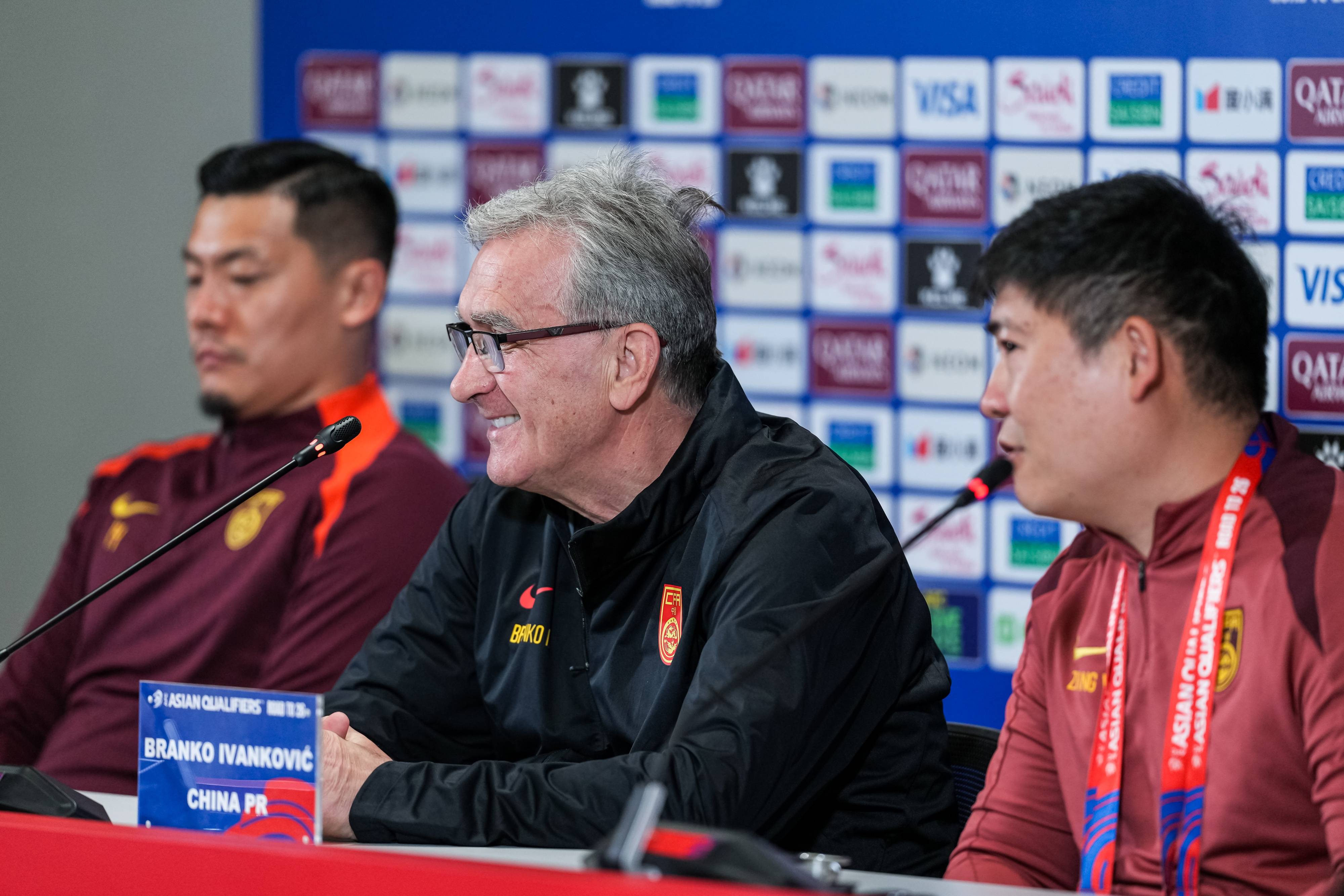 国家队在比赛中取得胜利，晋级下一轮