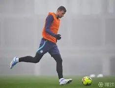 包含领先优势逐渐扩大，球队全员齐心协力备战重要比赛！的词条