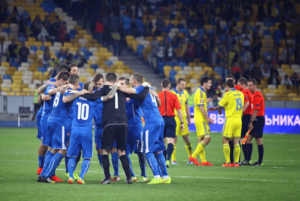 斯洛伐克队实力强劲，击败挪威晋级欧洲杯资格赛