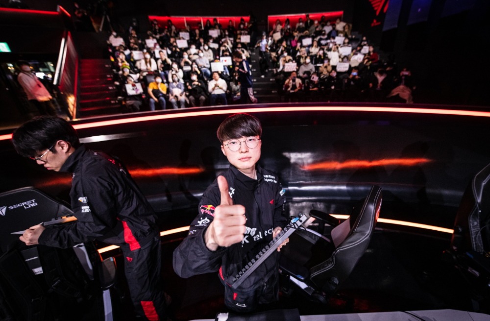 HLE鏖战HKA，Deft单局斩获MVP峡谷大战八强赛，让粉丝疯狂欢呼的简单介绍