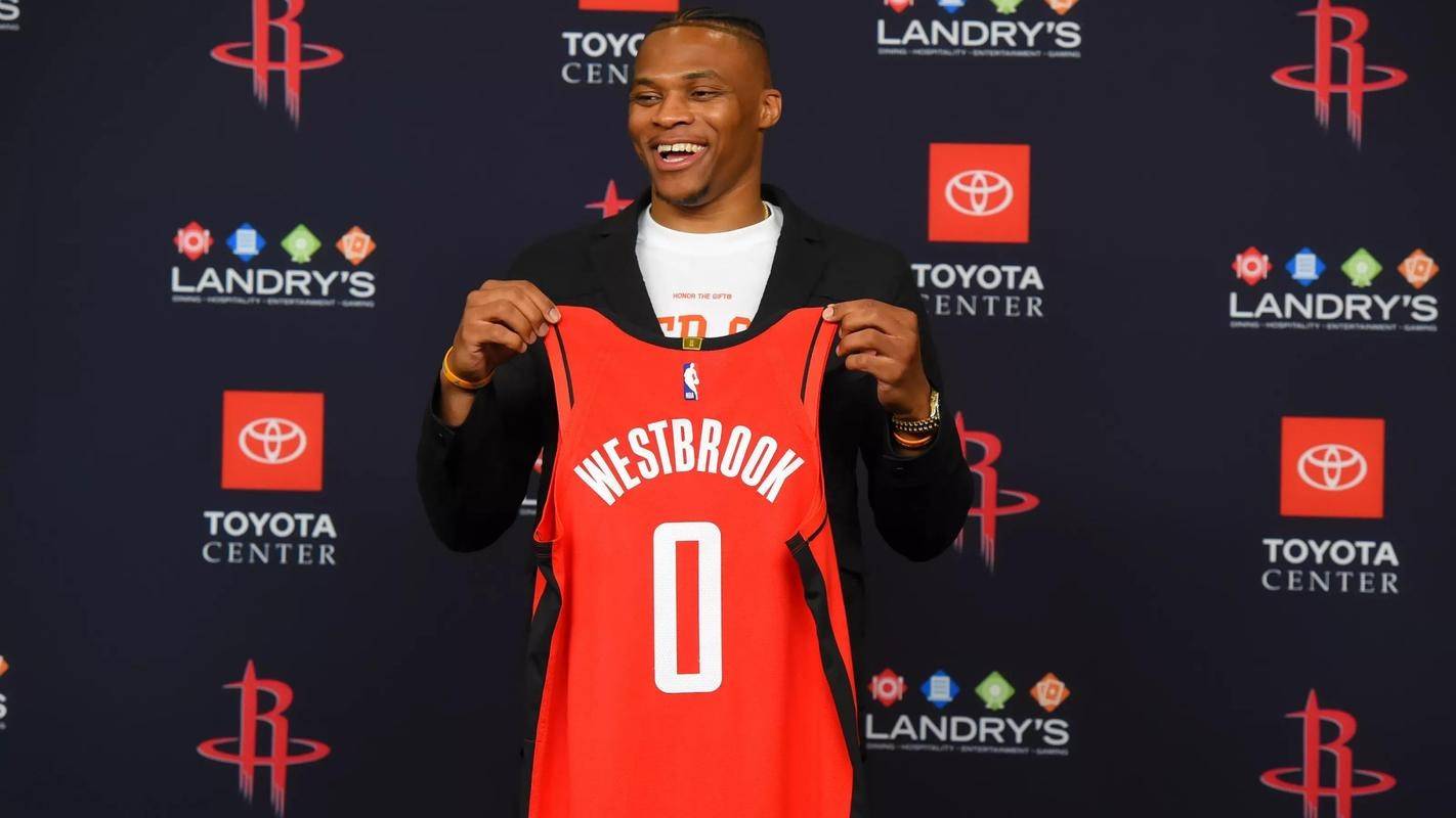 包含火箭后卫威少正式复出的词条