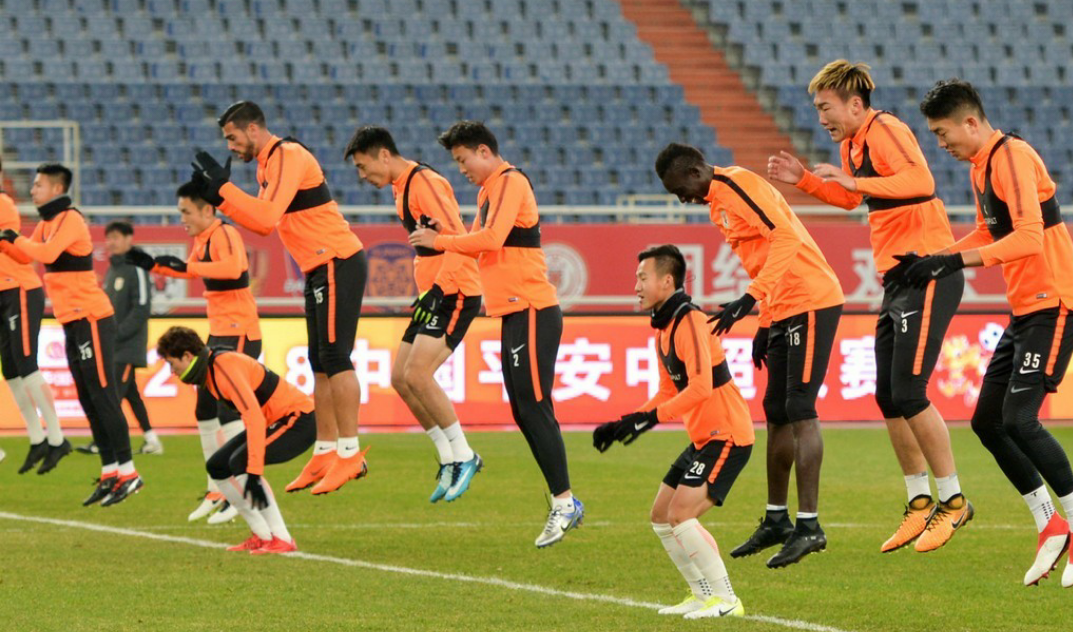 关于富力坐镇主场迎战鲁能，争取三分的信息