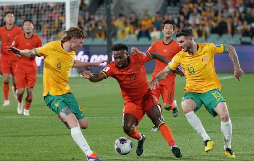 包含激烈的角逐，球员们在比赛中斗志昂扬！的词条