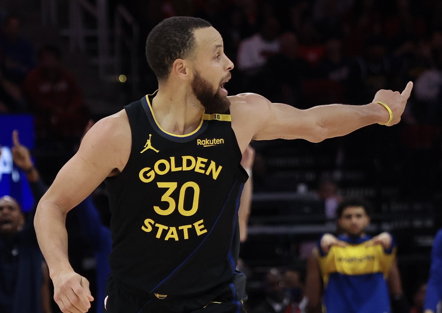 NBA常规赛近期战绩：湖人强势登顶西部榜首的简单介绍