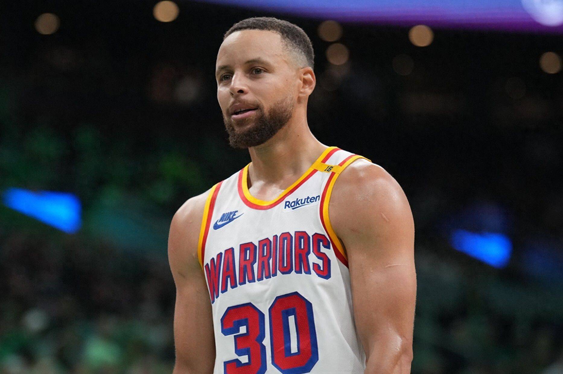 勇士击败篮网，保持不败势头