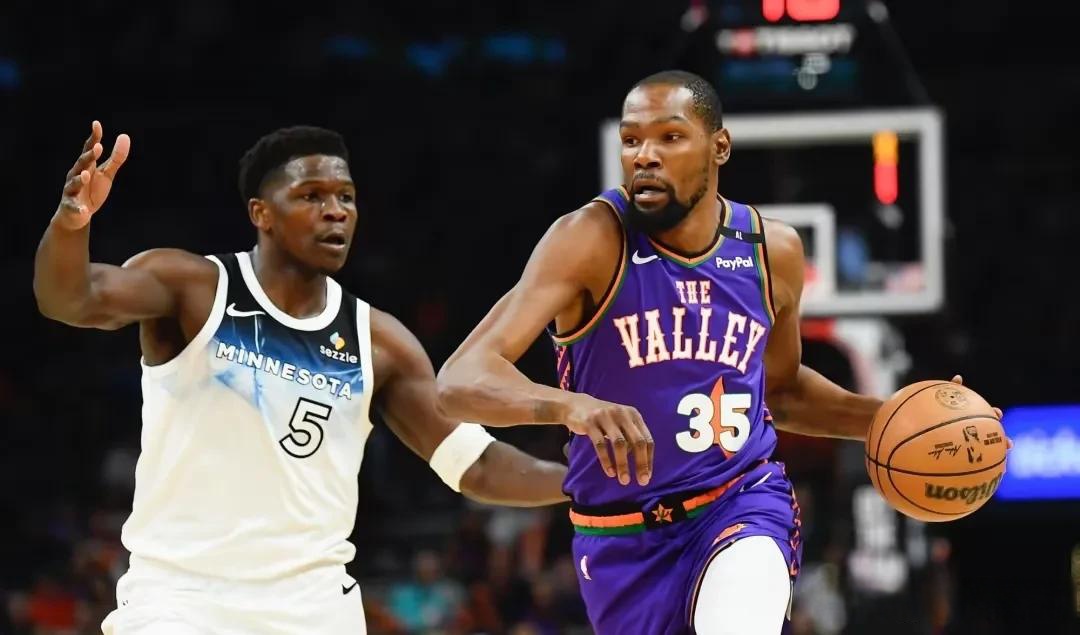 太阳赢得与灰熊的争夺，布克得分领先的简单介绍