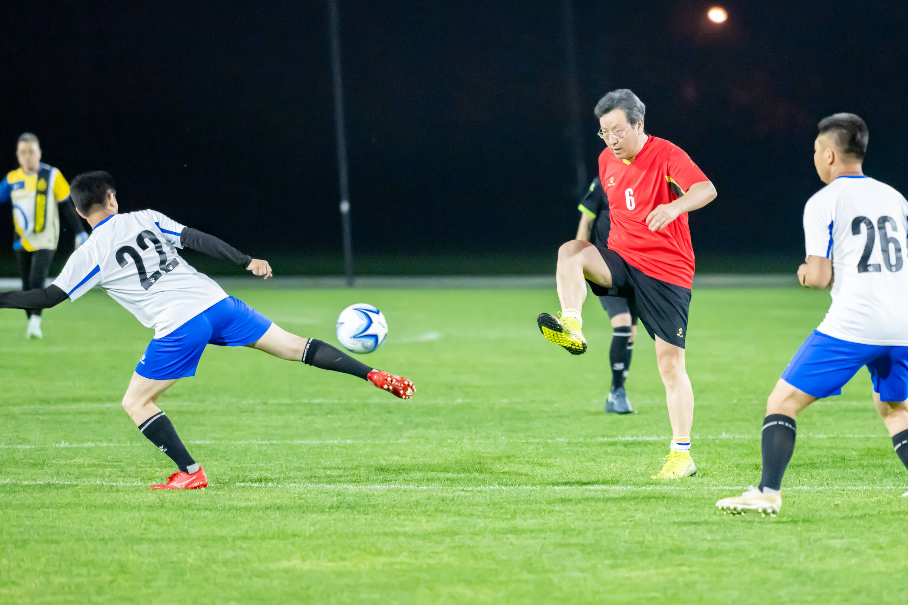 开云体育-热门足球比赛引领全民关注足球运动