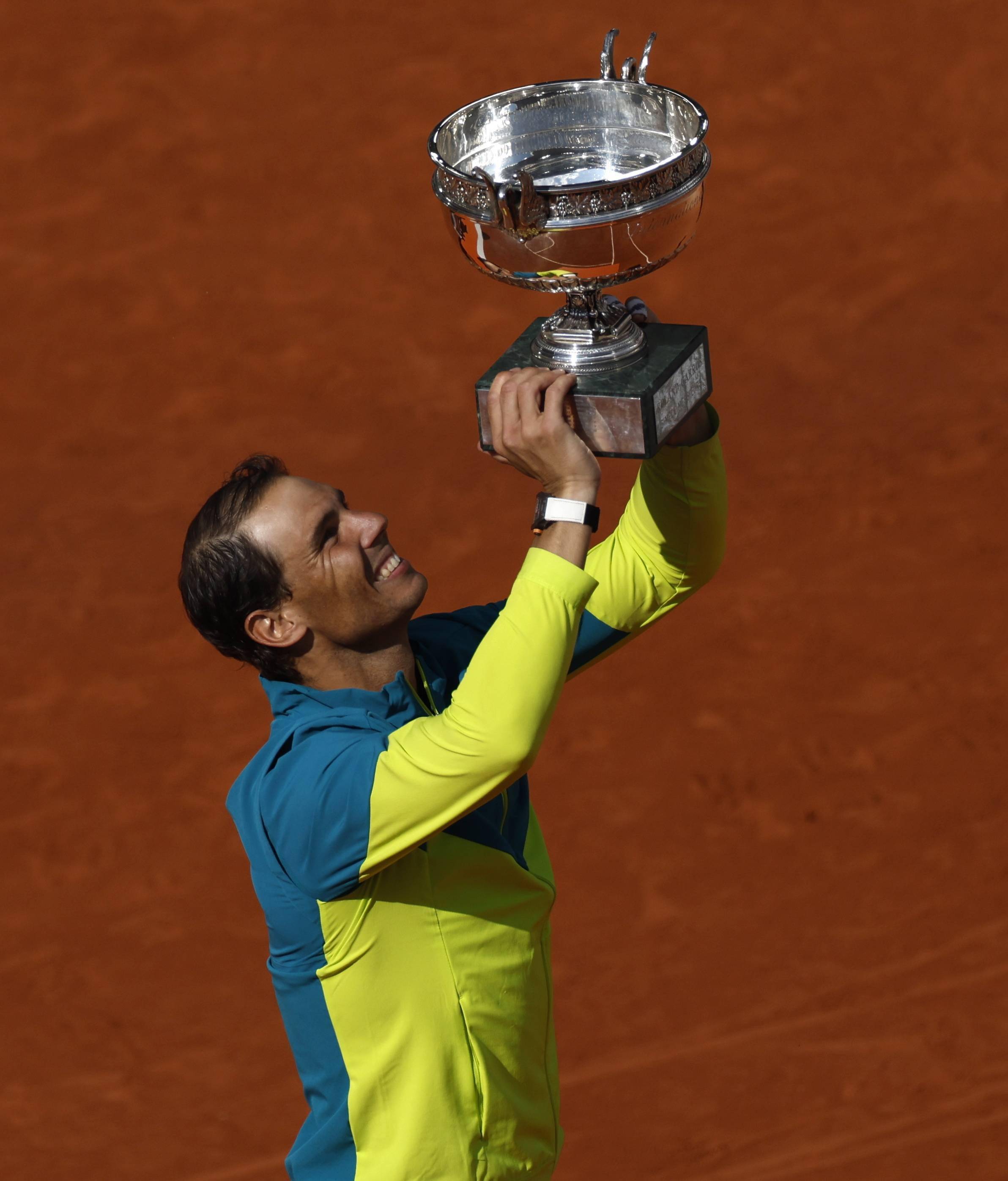 开云下载-关于法网险胜联合杯,纳达尔状态火热的信息