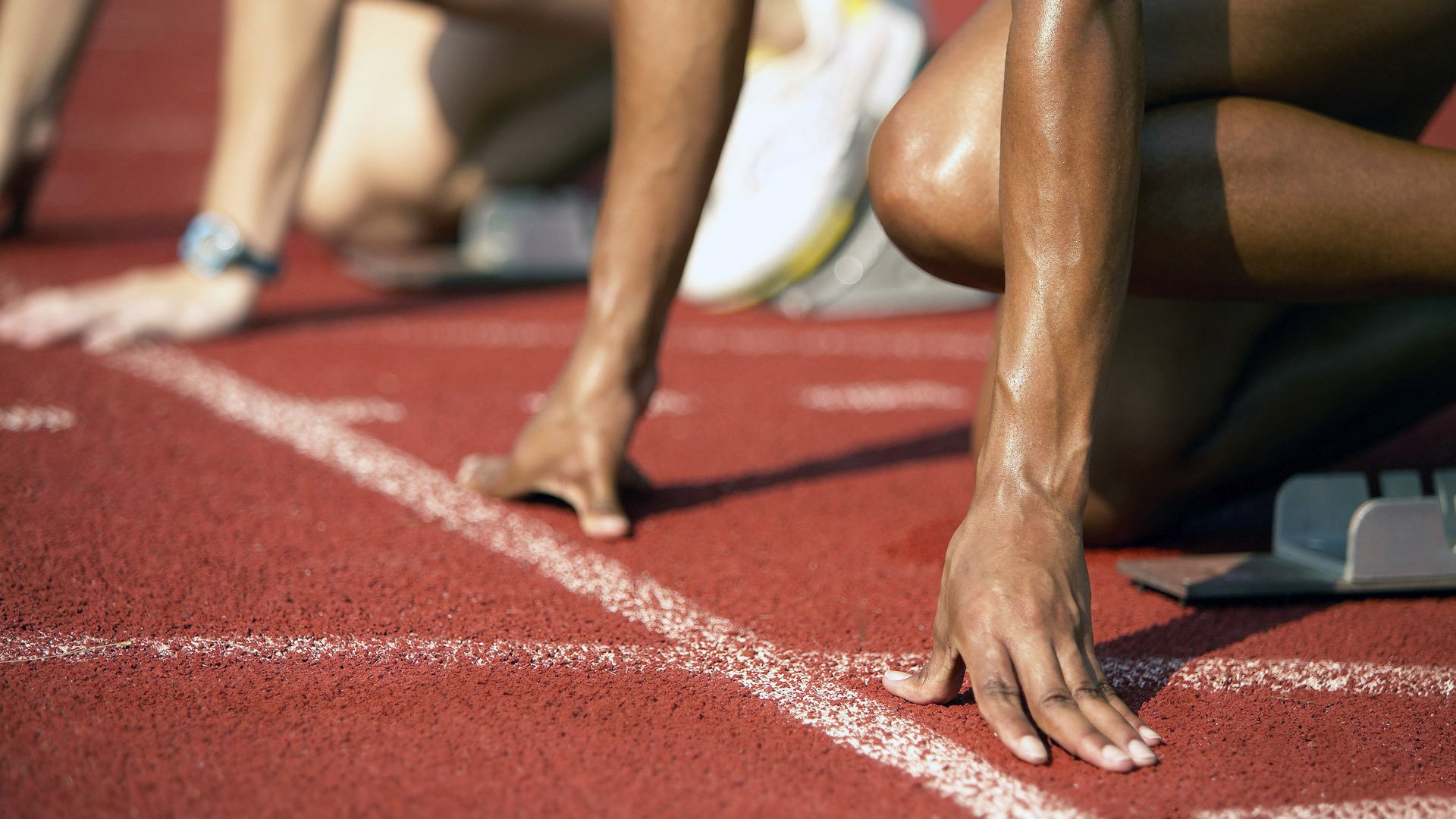 两个王座，同一君王，纳达尔的红土霸权与草地圣杯的惊人合奏